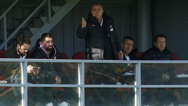 İsmail Çipe, Fatih Terim'i çılgına çevirdi! Hemen oyundan çıkarıp tesis binasına yolladı