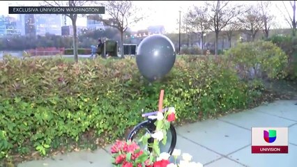 Colocan ofrenda en lugar donde asesinaron a joven salvadoreño