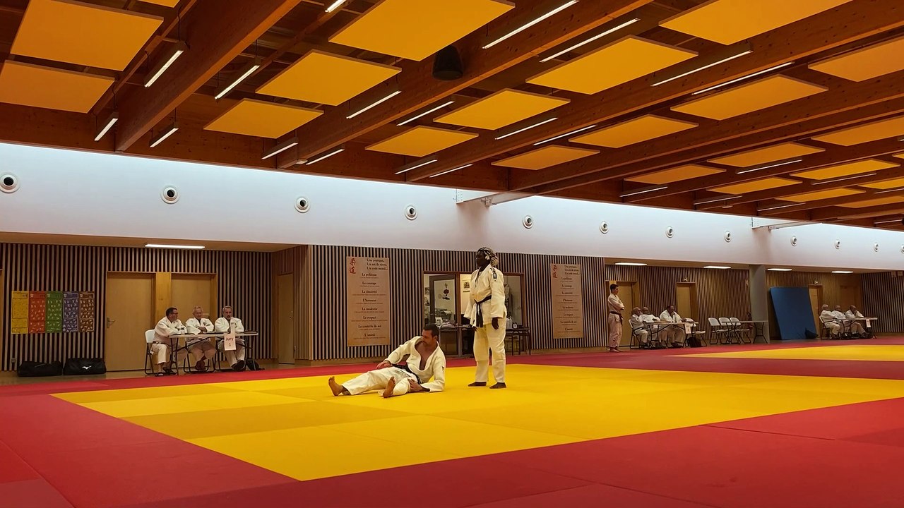 KATA UV1 1ER DAN NOTISSIA