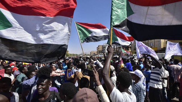 مظاهرات رافضة لقرارات البرهان وتعيين مجلس السيادة الجديد بالسودان