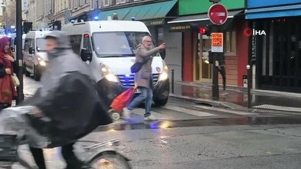 Fransa'da Sarı Yelekliler bir kez daha sokaklarda