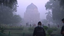 Pollution : En Inde, New Delhi ferme ses écoles et envisage un confinement