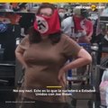 Pareja es vetada de Walmart por usar tapabocas nazi