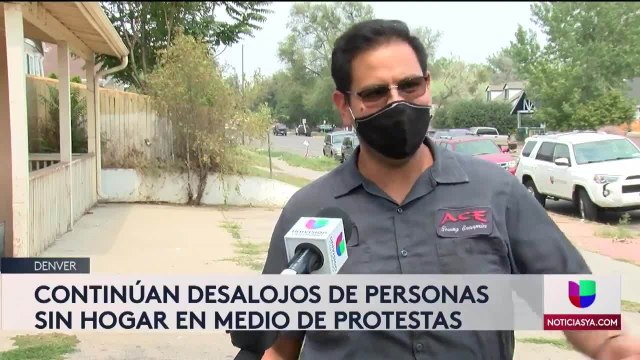 Continúan desalojos de personas sin hogar en medio de protestas