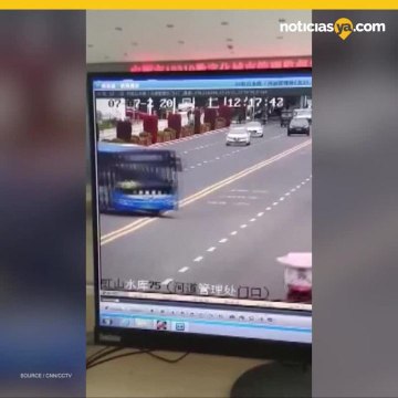 Chofer Estrelló Deliberadamente Autobús En China Y Mató 21 Personas