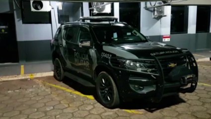 Homem é detido pelo Pelotão de Choque da PM após ser localizado armado dentro de bar