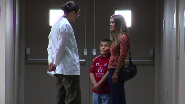 Entra en vigor la nueva regla contra inmigrantes de bajos recursos