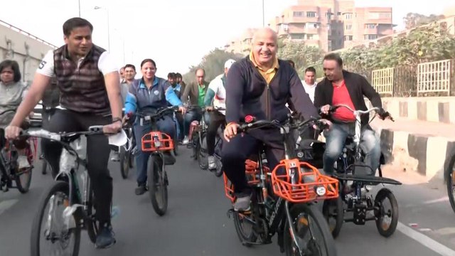 Sisodia's bicycle rally to spread awareness about pollution