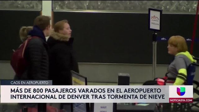 Más de 800 pasajeros varados tras tormenta de nieve (VIDEO)