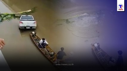 นาทีระทึก กระบะเสียหลักพุ่งลงคลอง แป๊บเดียวจมมิด สองผัวเมียรอดหวุดหวิด