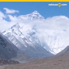 Everest se derrite y expone cadaveres