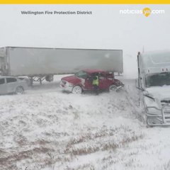 Choque en cadena de 100 autos en Larimer