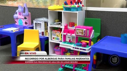 Recorrido por albergue para familias migrantes en San Diego