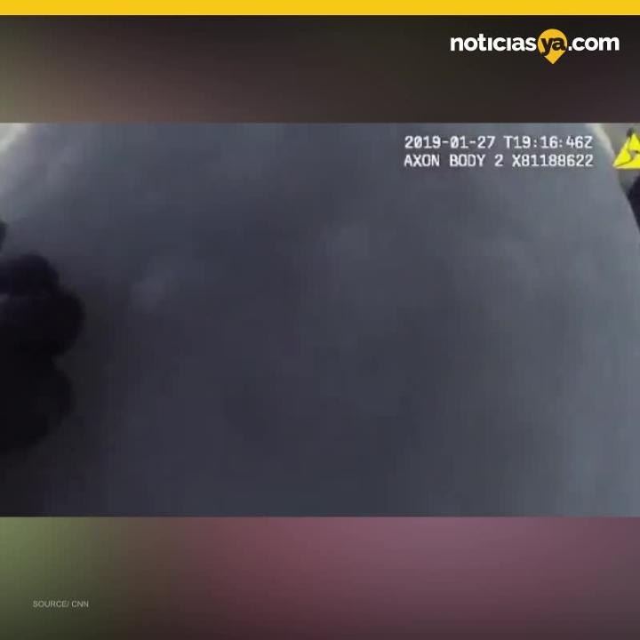 Cadena humana rescata a hombre que cayó al lago Michigan congelado