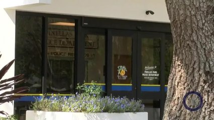 Hombre de 89 años arrestado por tocarse enfrente de varios niños