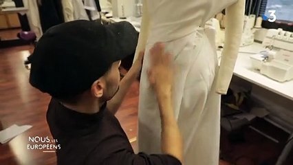 Une start-up finlandaise transforme les arbres en vêtements avec de la pulpe de bois comme matière première