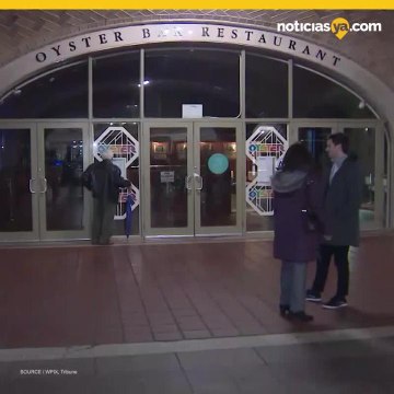 Hombre encuentra PERLA mientras comía ostras