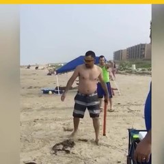 Hombre racista ataca a familia musulmana en una playa