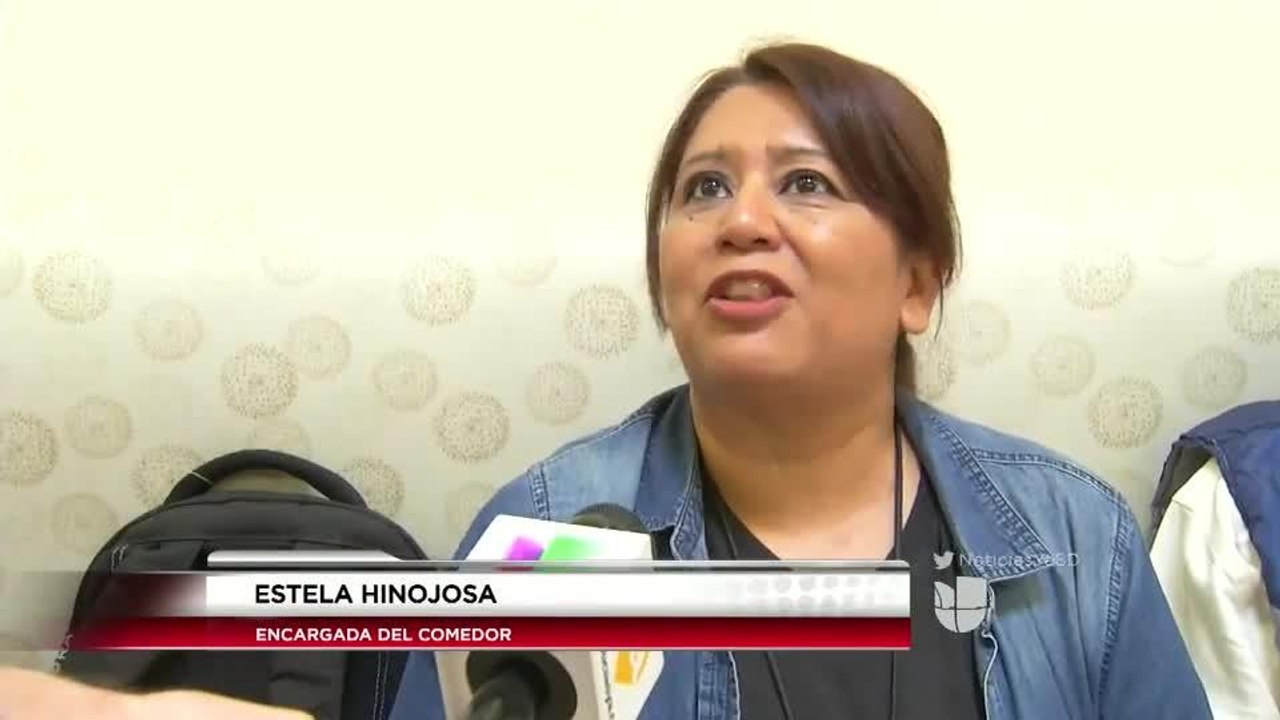 Sirven cena de Acción de Gracias a los más nece...