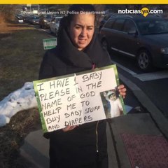 Peda dinero en las calles con bolso de 500 dlares y iPhone X