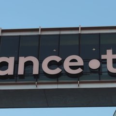 Vêtements, paniers gourmands… : les étranges achats d’un cadre de France Télévisions - Facebook