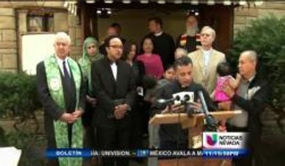 Clérigos hacen plegaria para evitar una deportación