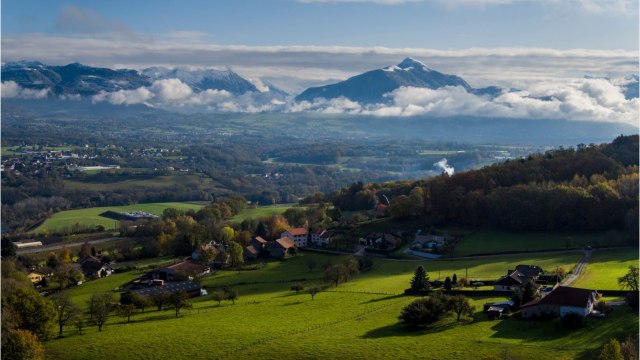 Haute-Savoie : le prince d'Abu Dhabi privatise deux grands hôtels de la région et s'attire la colère des habitants