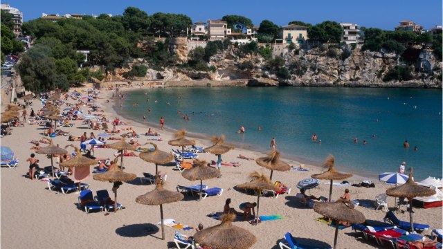 Covid-19 : le cluster géant lié à des voyages d'étudiants aux Baléares ne cesse d'enfler