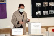 Çifte vatandaşlar Bulgaristan'daki seçimler için sandık başında