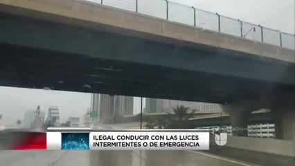 ¿Conoces el uso adecuado de las luces intermitentes del auto?