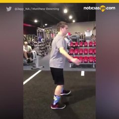 Le dijeron que nunca caminaría y el video de sus primeros pasos es viral