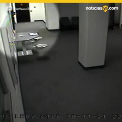 Mujer cae de techo de carcel de Colorado