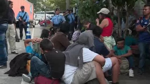 WM16x9N_IN-122TU_MIGRANT CARAVAN_ JOURNEY TO THE U-S BEGINS _CNNA-ST1-1000000004f93d83_201_1W.wmv
