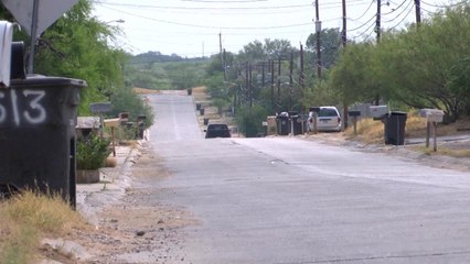 Le dispara a su esposa frente a 8 ninos