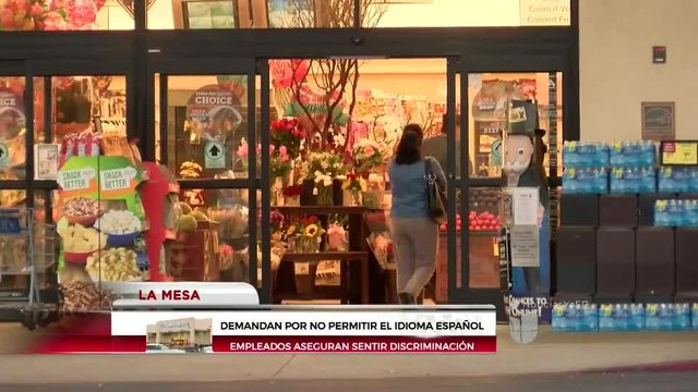 Demandan a Albertsons por prohibir a sus empleados hablar español