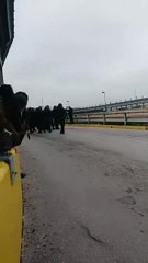 Agentes entrenan en puente