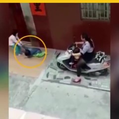 Abuela atropella a nieta