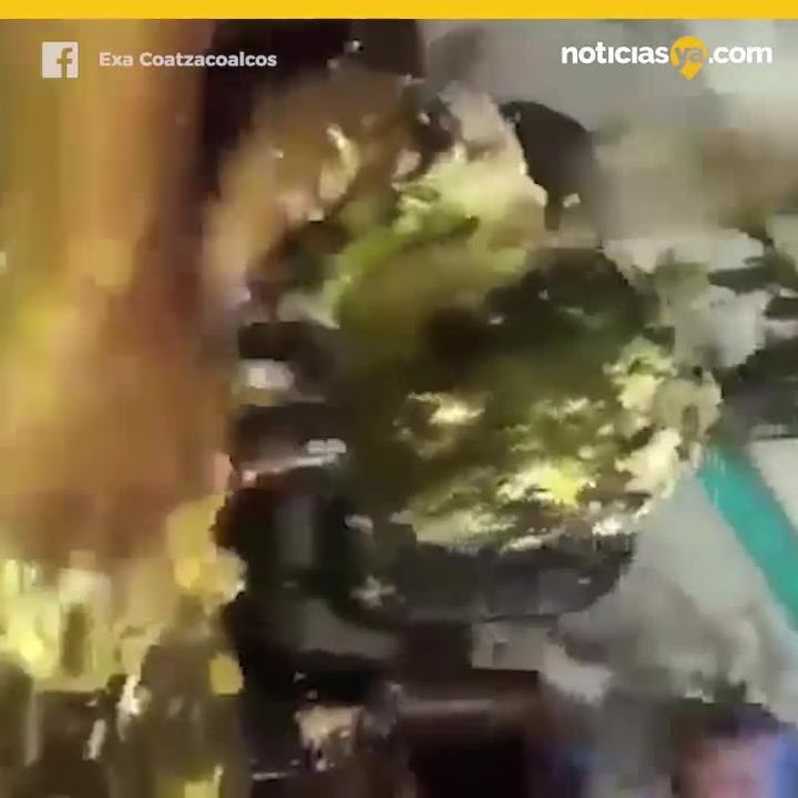 Festejo violento con pastel