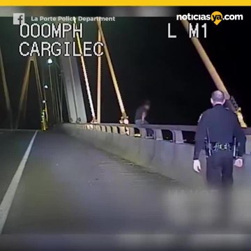 Policía y bombero protagonizan dramáticos rescates de suicidas