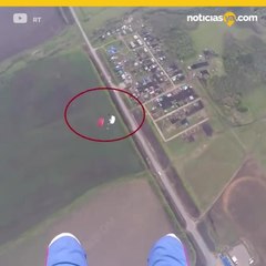 Mueren paracaidistas al enrredarse en el aire