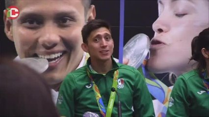Reciben con mariachi a los medallistas mexicanos