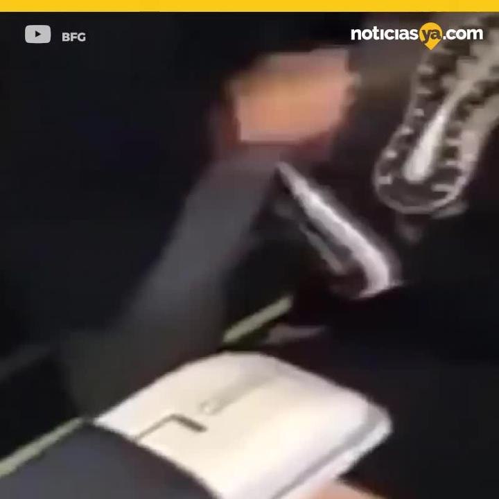 “Yo soy Dios, soy Dios, soy Dios”, grita mujer en vuelo de United Express