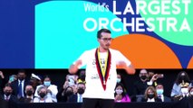 Miles de jóvenes en Venezuela tocan juntos para batir el récord de la orquesta más grande del mundo