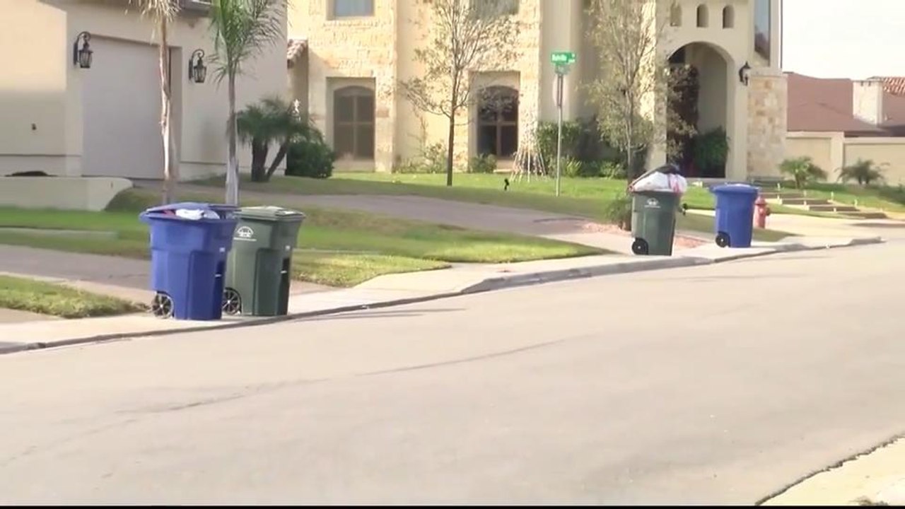 Noticias Laredo 10pm 022018 - Clip - basura