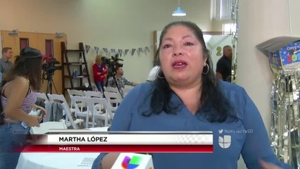 Niños sin hogar se gradúan de educación preescolar con toga y birrete