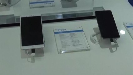 trump dice que trata de salvar empresa china.mp4