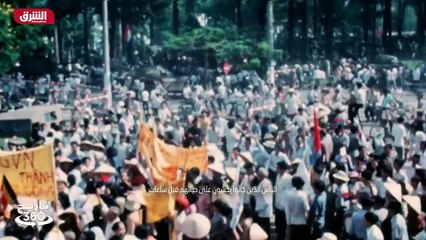 ...وراءهم فر العديد من الفيتناميين الجنوبيي...