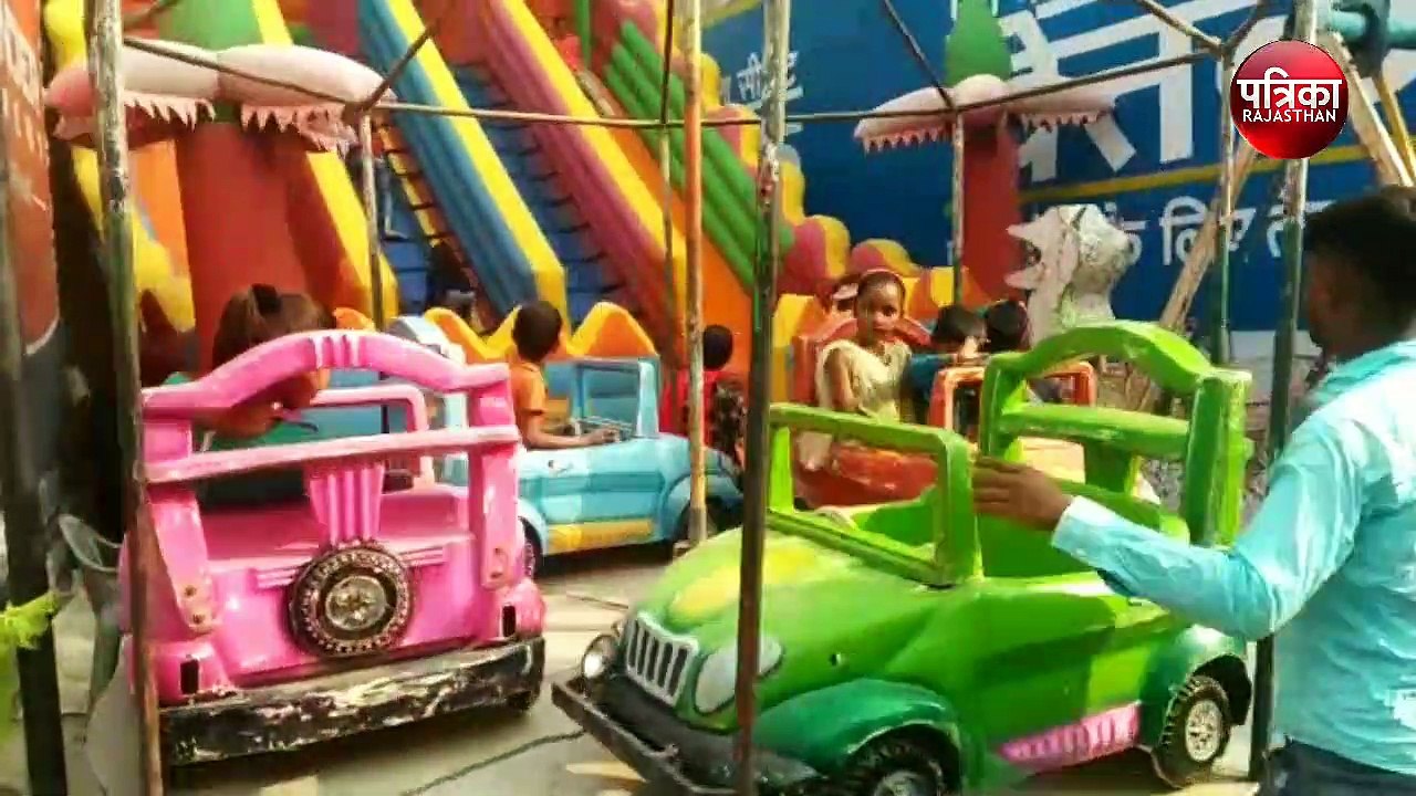 मेले में उमड़ी श्रद्धालुओं की भीड़