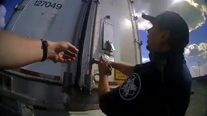 Rescatan a indocumentados al borde de la muerte