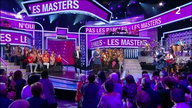 Margaux dans l'émission N'oubliez pas les paroles sur France 2.